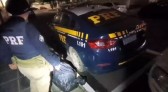 Fuga frenética: motorista sem CNH é preso com carga gigantesca de droga em SC