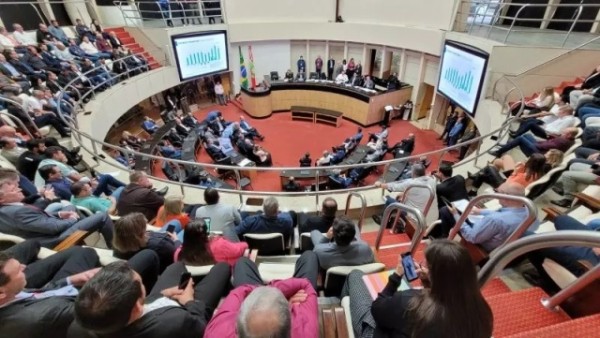 Orçamento do governo de SC para 2024 prevê R$ 9,5 bi para Educação e R$ 5,2 bi para Saúde