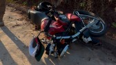 Jovens ficam gravemente feridos em acidente de moto no interior
