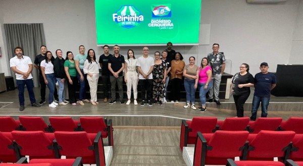 Reunião com feirantes marca etapa final antes da inauguração da nova Feirinha de Quarta-feira