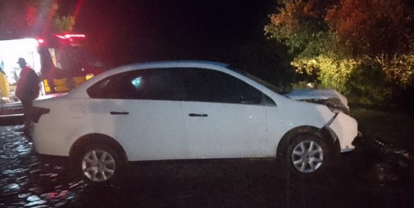 Colisão entre carro e moto deixa jovem ferido na Linha Nova Sarandi