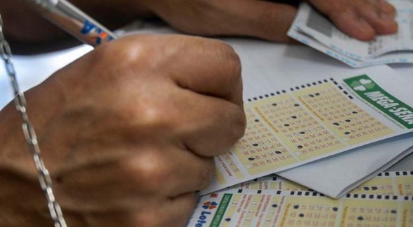Dois bolões de SC ganham prêmios na quina da Mega-Sena