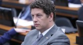Ex-ministro do Meio Ambiente, Ricardo Salles vira réu por exportação ilegal de madeira