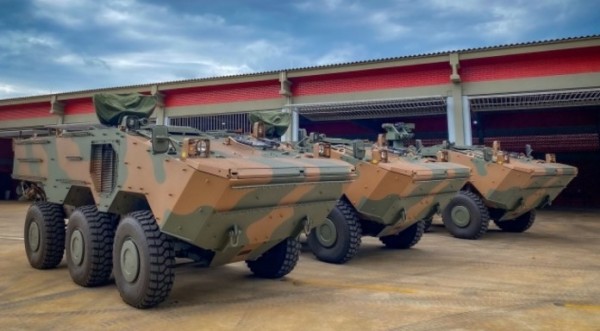 14º Regimento de Cavalaria Mecanizado recebe novas viaturas blindadas Guarani