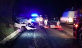 Colisão frontal na BR-282 deixa motorista ferido e preso às ferragens