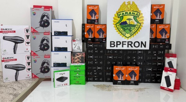 BPFRON apreende mercadorias durante abordagem a ônibus