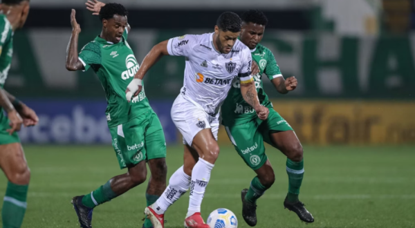 Chape precisa vencer o Galo na Arena Condá para se manter fora do Z-4