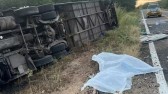 Sete atletas de basquete morrem após ônibus capotar no interior do Ceará