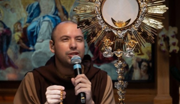 Frei Gilson reúne mais de 1 milhão de fiéis em oração na madrugada na primeira semana da Quaresma