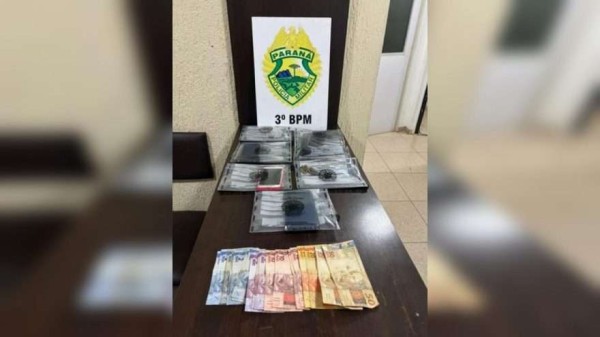 Suspeitos são presos após trocarem carro roubado por arma