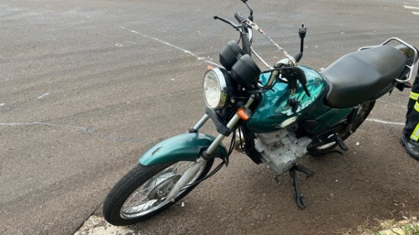 Motociclista fica ferido em acidente no bairro São Jorge; motorista foge do local