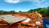 Temporal atinge mais de 50 casas, derruba árvores e destrói aviário no Oeste