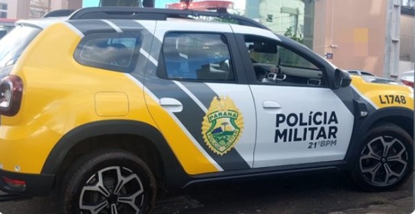 Gol carregado com veneno cai em ribanceira; condutor saltou do veículo em movimento e fugiu