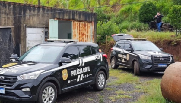 Polícia Civil cumpre mandados de busca e apreensão contra grupo suspeito de apologia ao nazismo