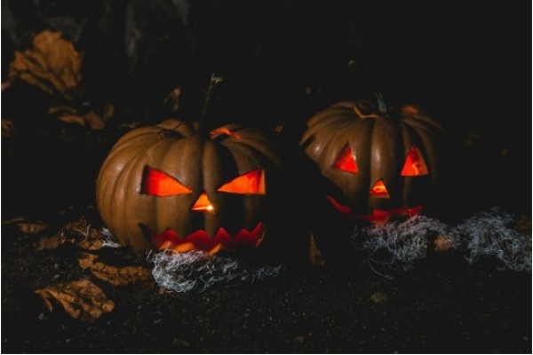 ‘A bruxa tá solta’: brincadeira de Halloween termina em pancadaria em SC