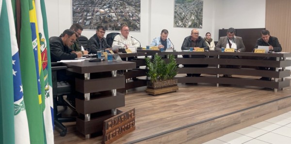 Câmara de Vereadores realiza 3º sessão extraordinária e aprova projetos importantes para o município