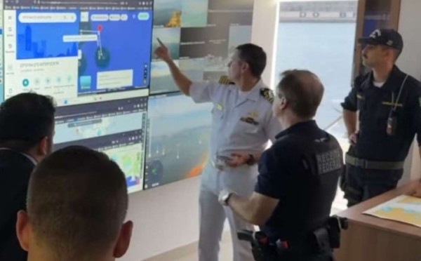 Receita Federal retém cargas de dois navios em operação contra fraudes na importação de combustíveis