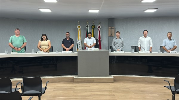 Vereadores aprovam projetos com R$ 8 milhões para estradas rurais e recursos ao Corpo de Bombeiros