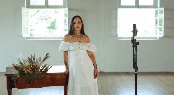 Anna Zechini lança EP “A Heroína dos Dois Mundos” inspirado na história de Anita Garibaldi