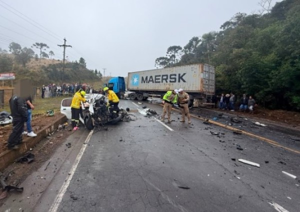 Três pessoas morrem e duas ficam gravemente feridas em acidente na Serra Dona Francisca