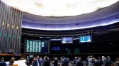 Câmara aprova aumento de salários a presidente, vice, deputados e senadores
