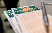 Um bolão e três apostas simples do Paraná acertam a quina da Mega-Sena