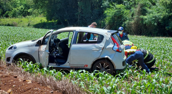 Motorista sofre mal súbito e veículo capota em estrada no interior do município