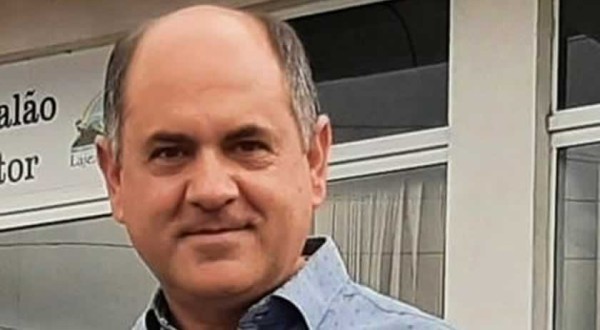Prefeito de cidade do RS é morto a tiros dentro do gabinete