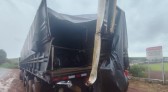 Caminhões colidem no Oeste de SC e causam danos materiais