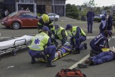 Forças de segurança simulam socorro para vítimas de acidente de trânsito com motocicleta na Av. Sete de Setembro
