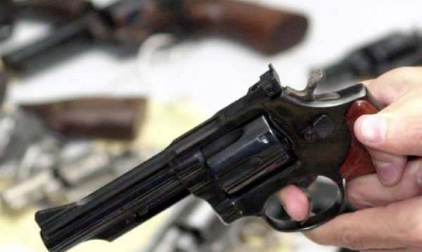 Menino de 13 anos morre após ser atingido por um tiro acidental disparado por amigo em SC