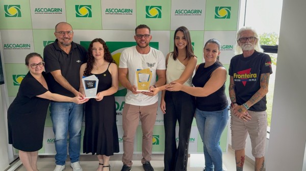 Ponto de atendimento ao empreendedor do Sebrae PR na Ascoagrin recebe Selo Prata pela excelência no atendimento