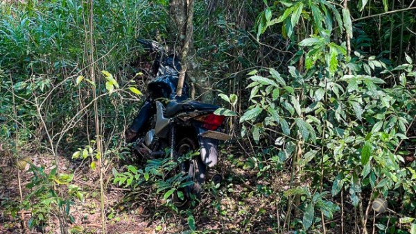 Motocicleta furtada em Pinhalzinho é encontrada em mata em São Miguel do Oeste