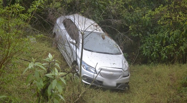 Capotamento deixa mulher ferida na BR 163