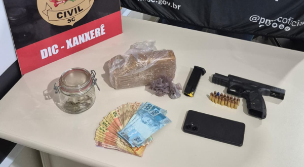 Dupla é presa em Xanxerê com mais de 1 kg de crack, cocaína e maconha