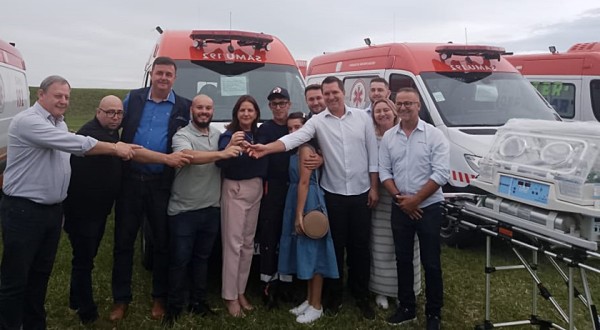 SAMU recebe nova ambulância e incubadora para transporte de recém-nascidos