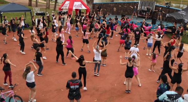 Evento de Muay Thai reúne mais de 100 mulheres em ação especial pelo Dia da Mulher