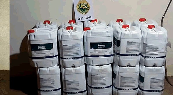 Galões de agrotóxico argentino são apreendidos