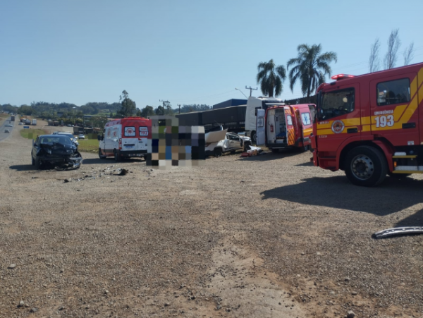 Colisão envolvendo dois veículos deixa ferido