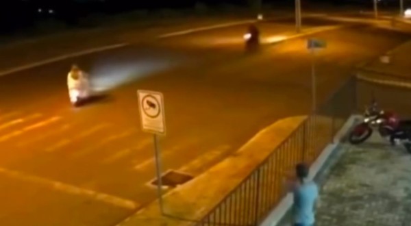 Jovem de 22 anos morre após perder o controle da moto ao tentar evitar colisão com moto elétrica
