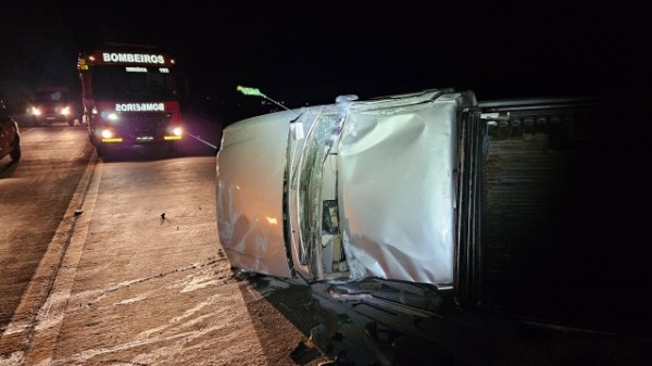 Colisão envolve três veículos na BR 163
