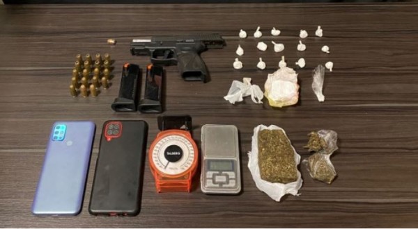 Jovem atira acidentalmente em si mesmo e polícia descobre crime em Maravilha