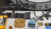 Polícia prende colecionador suspeito de desviar fuzis e pistolas para facções criminosas