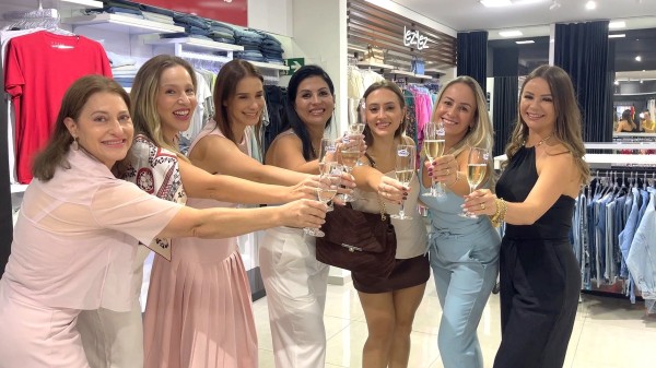 Liberty Duty Free realiza desfile intimista alusivo ao Dia da Mulher