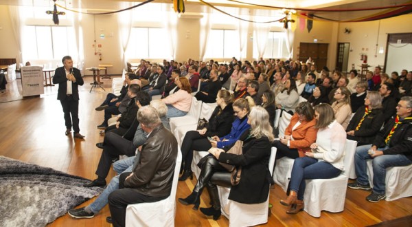 Sicoob MaxiCrédito entrega R$ 3 milhões para instituições sociais em SC e no RS