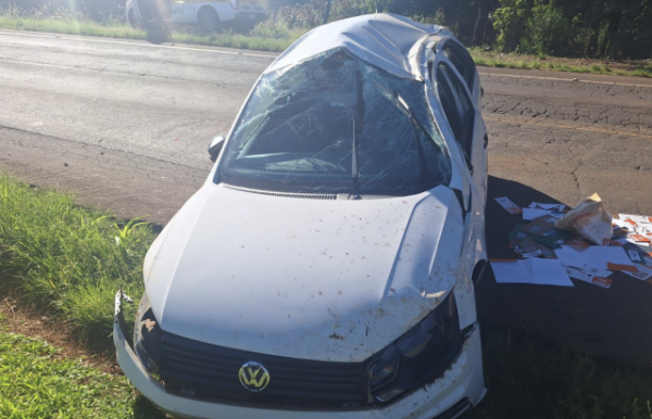 Motorista fica ferida após capotamento na SC-163