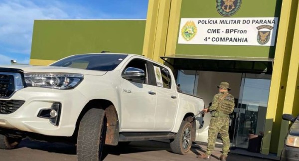 BPFron apreende carro com 953,7 kg de maconha dirigido por adolescente