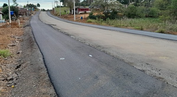 Obra do asfalto que ligará o aeroporto até o centro está em fase final