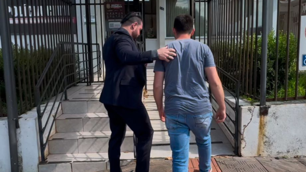 Suspeito do assassinato de  Stefani de Camargo se apresenta a polícia