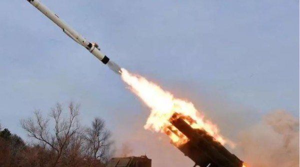 Coreia do Norte dispara míssil balístico de longo alcance capaz de atingir EUA